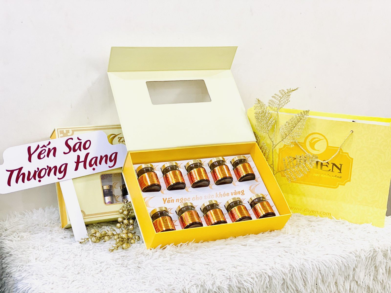 Yến chưng đông trùng hạ thảo 45% hộp 10 hũ